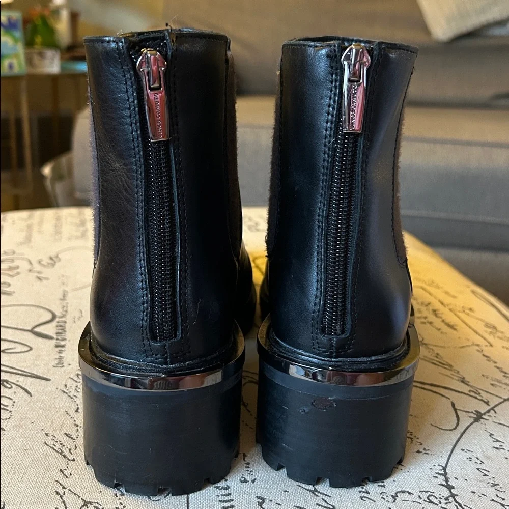 Vince Camuto Kelivena Black Leather Chelsea Bootie Size 7.5 Classic Chic - Picture 3 of 13